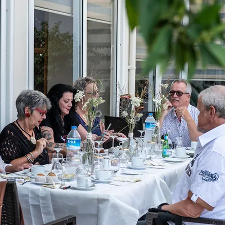 מלון Spring סייד