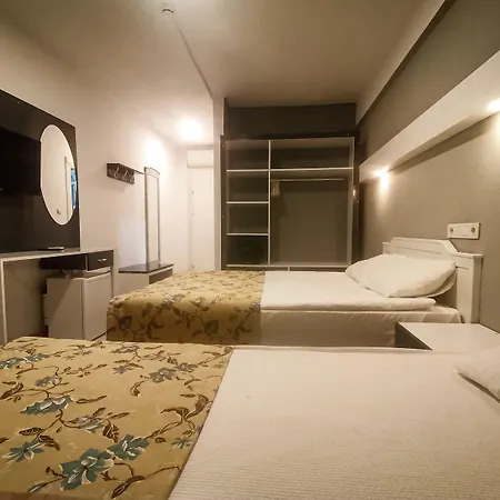 Spring מלון סייד